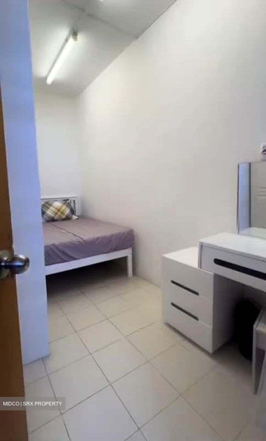 Orchard Tower Rear Block Apartment (D9), Apartment #582242911